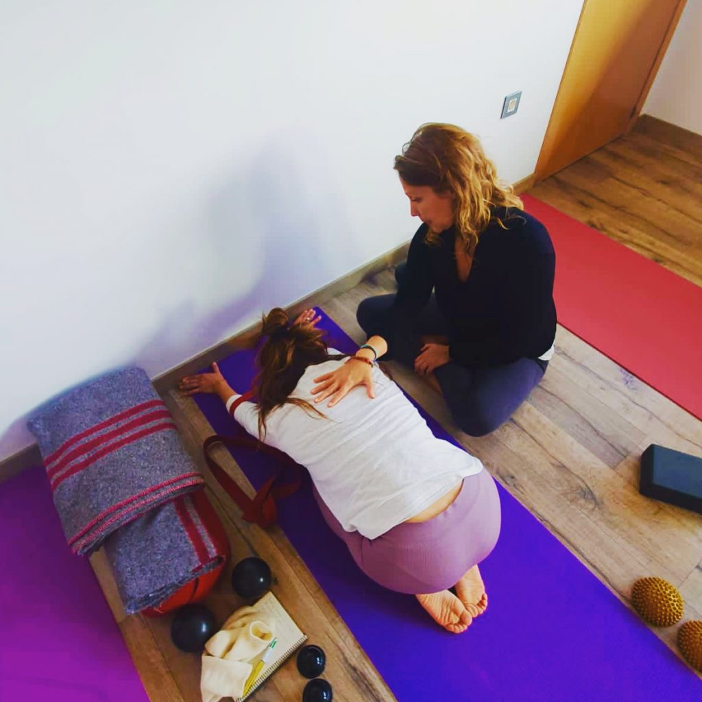 Terapia de yoga (individual) - Karmuka Yoga
